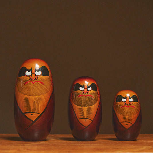 Daruma figure