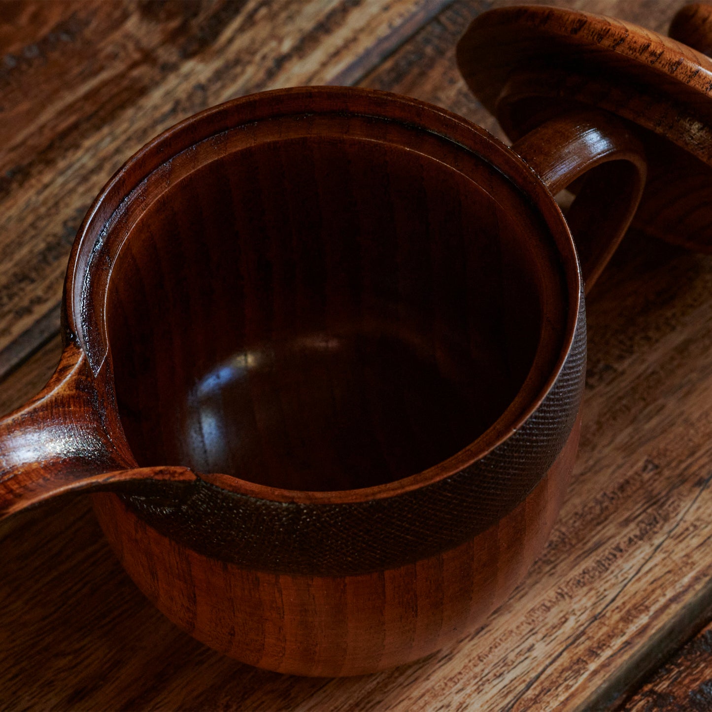 Japanese tea pot - lacquerware